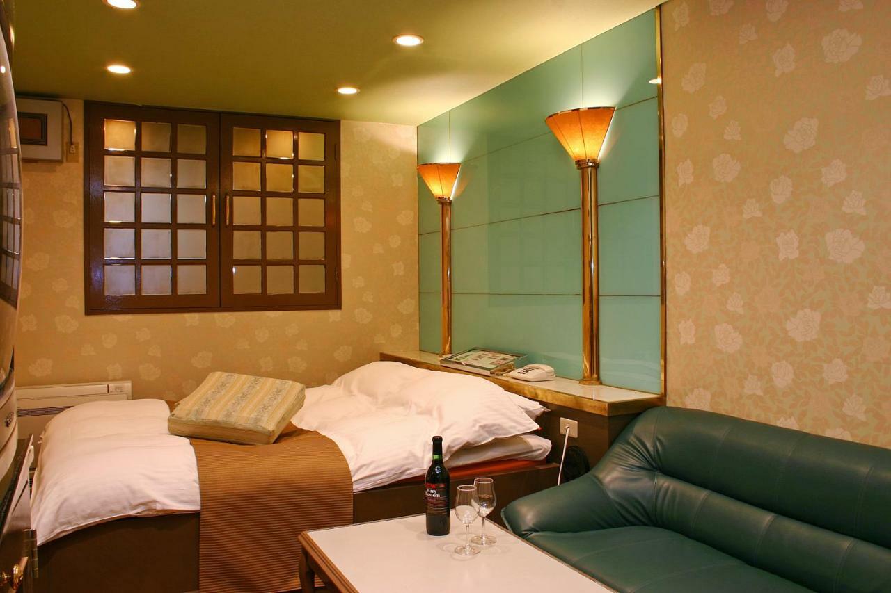 Hotel Chapel Story Sakaihigashi (Adults Only) Sakai  Exterior foto